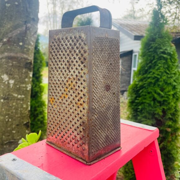 Vintage, Rustic, Farmhouse, Shabby Chic Box Graters- Large - Picture 3 of 6